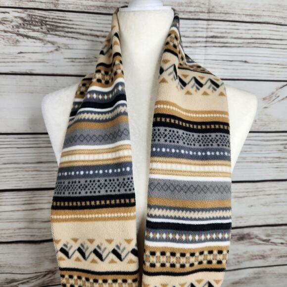 St. John's Bay Women's Fleece Style Scarf Size OS Fall Winter Accessories - Picture 4 of 6